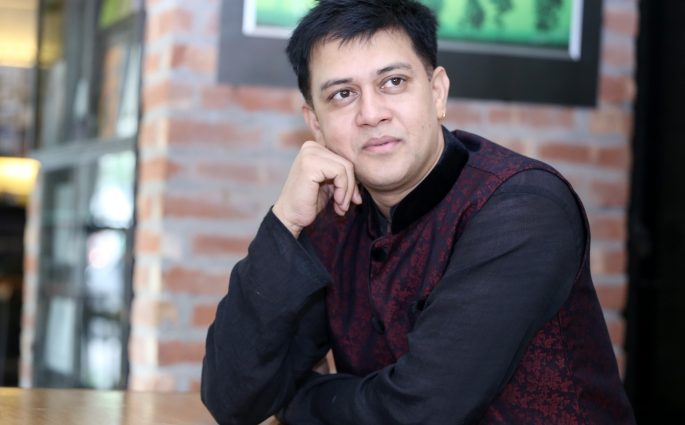 প্রধানমন্ত্রীর ফোনে নির্বাচন থেকে সরে দাঁড়ালেন শাকিল খান