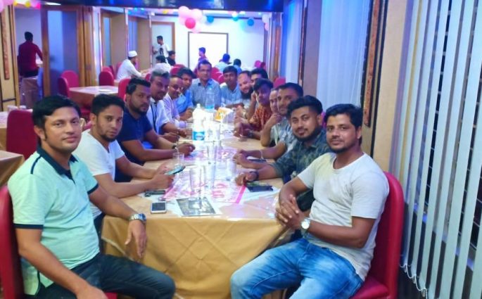 প্রবাস ফেরত বন্ধুর আমন্ত্রণ ও মানবিক সাহায্যের উদ্যোগ