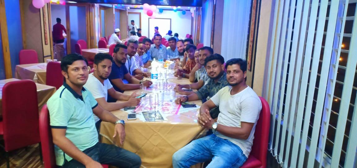 প্রবাস ফেরত বন্ধুর আমন্ত্রণ ও মানবিক সাহায্যের উদ্যোগ