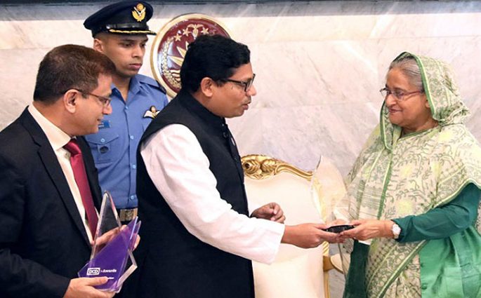 তিনটি আন্তর্জাতিক সম্মাননা গ্রহণ করেছেন প্রধানমন্ত্রী
