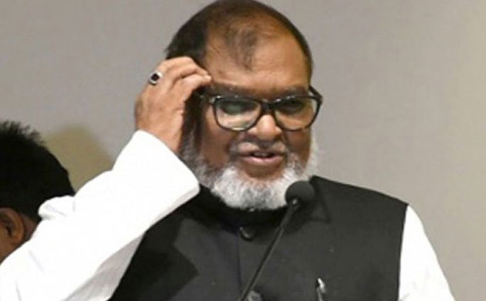 মুক্তিযুদ্ধবিষয়ক মন্ত্রীকে ২৪ ঘণ্টার মধ্যে ক্ষমা চাইতে নোটিশ