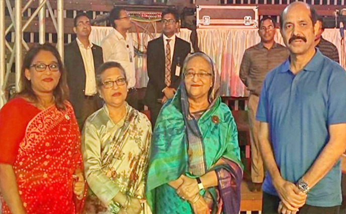 বোন ও মেয়েকে নিয়ে হাতিরঝিল ঘুরে দেখলেন প্রধানমন্ত্রী