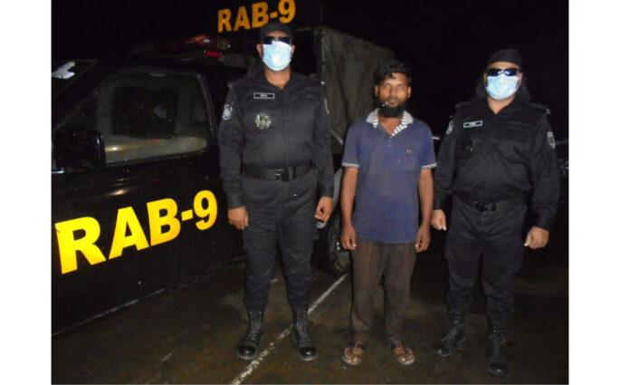 শ্রীমঙ্গলে র‌্যাবের অভিযানে তক্ষকসহ একজন আটক,
