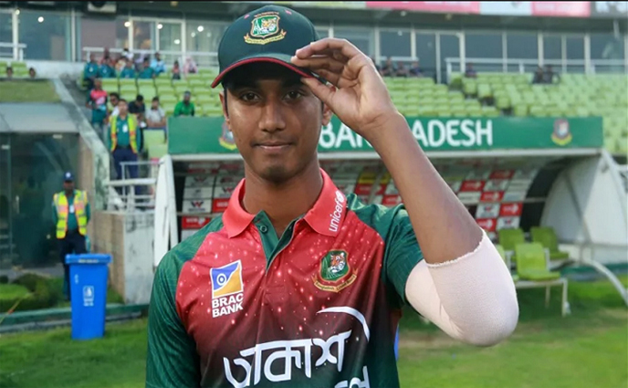 অভিষেক হলো হাসান মাহমুদের