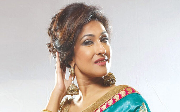 ১০ মাস পর শুটিংয়ে ফিরলেন ঋতুপর্ণা