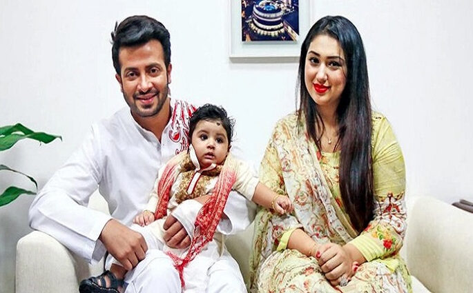 স্বামীর জায়গায় শাকিবের নাম, বিতর্কে অপু