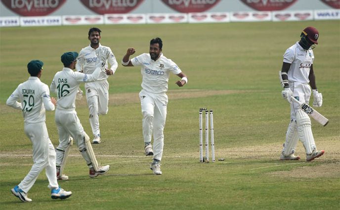 আস্থার প্রতিদান দিচ্ছেন রাহি, ফেরালেন মায়ার্সকে