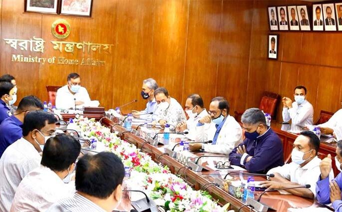 মহাসড়কে চুরি ঠেকাতে স্বরাষ্ট্রমন্ত্রীর সহযোগিতা চাইল বিজিএমইএ