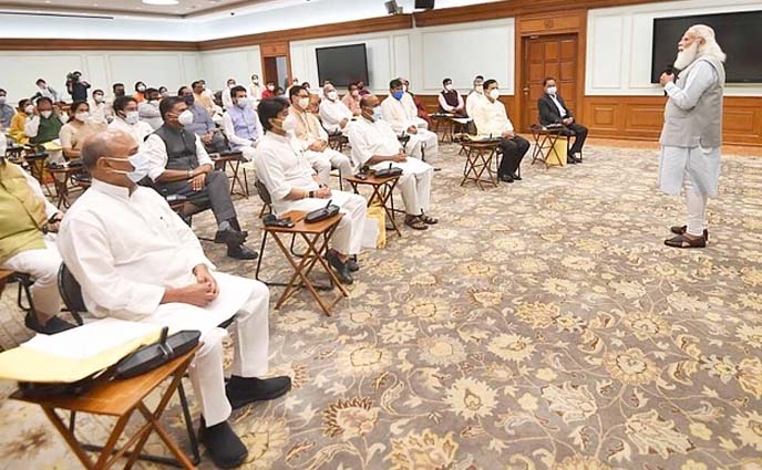 ভারতে স্বাস্থ্য-শিক্ষাসহ ১২ মন্ত্রী-প্রতিমন্ত্রীর পদত্যাগ