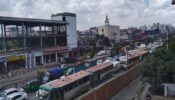 ঘরমুখী মানুষ, গরুবাহী ট্রাকের চাপে রাজধানীর বিভিন্ন সড়কে যানজট