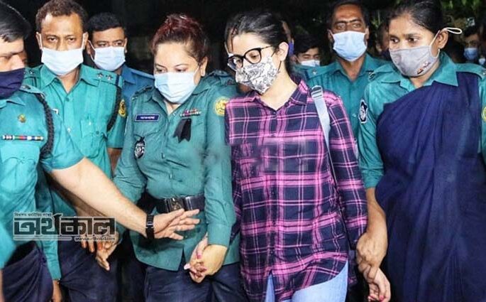 পরীমণিকে দফায় দফায় রিমান্ড: হাইকোর্টে ক্ষমা চাইলেন ২ বিচারক