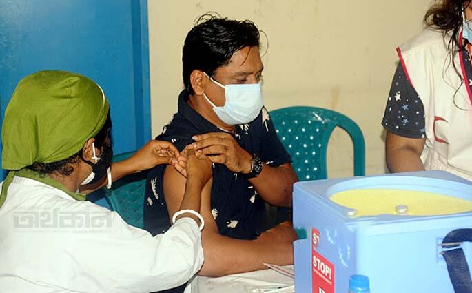বিশ্বে করোনার টিকাদানে বাংলাদেশ অষ্টম : স্বাস্থ্যমন্ত্রী