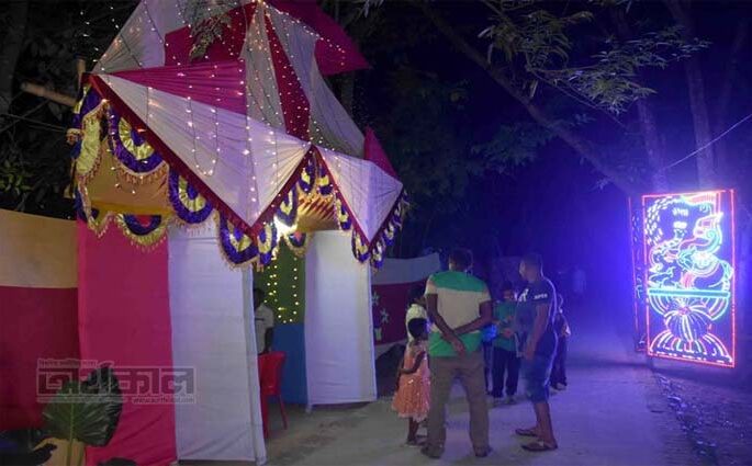 মহাসমারোহে দাদি – নাতির বিয়ে