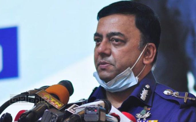 বিদেশ থেকে টাকা এনে অনেকে ষড়যন্ত্র করছে: আইজিপি