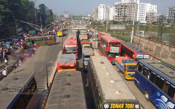 ঈদ যাত্রায় দৌলতদিয়া-পাটুরিয়ায় ঘাটে ভোগান্তির আশঙ্কা