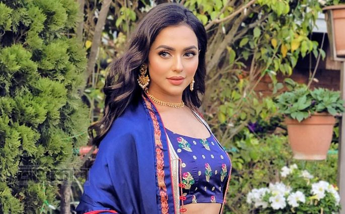সুখবর দিলেন নুসরাত ফারিয়া