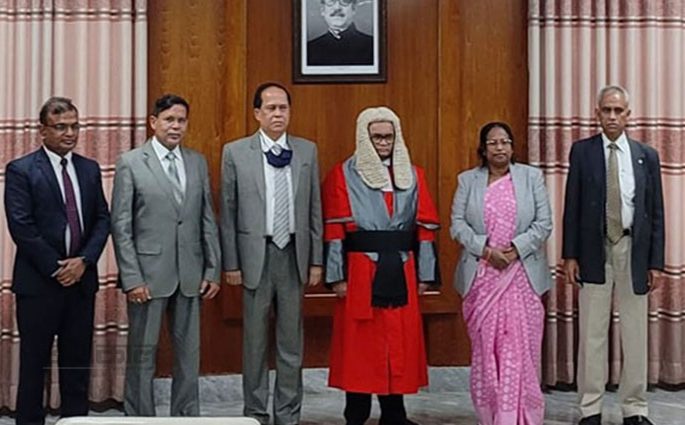 সিইসি ও চার কমিশনারের শপথ