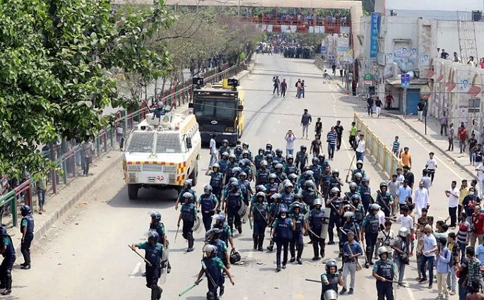 দুই দোকানের বিরোধ রূপ নেয় ব্যবসায়ী বনাম শিক্ষার্থী সংঘর্ষে