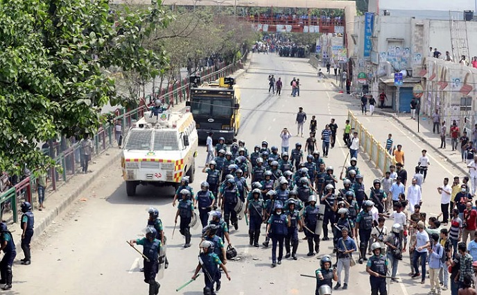 দুই দোকানের বিরোধ রূপ নেয় ব্যবসায়ী বনাম শিক্ষার্থী সংঘর্ষে