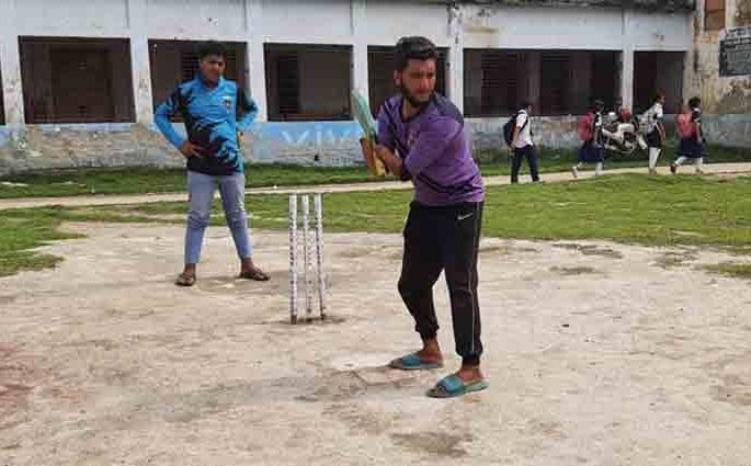 দুই কব্জি নেই, তবু থামেননি আরমান