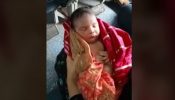 যাত্রীদের সহায়তায় রাজশাহী থেকে ঢাকাগামী ট্রেনে শিশুর জন্ম