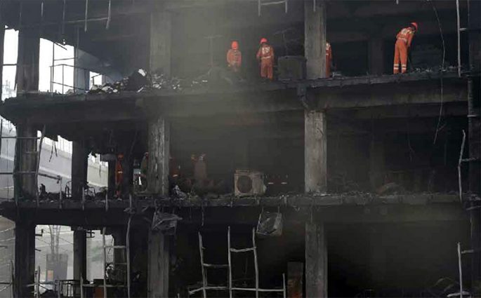 দিল্লির অগ্নিকাণ্ডে নিখোঁজ ৩০ জন