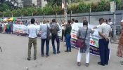 করোনায় চাকরি হারানো ব্যাংকারদের মানববন্ধন