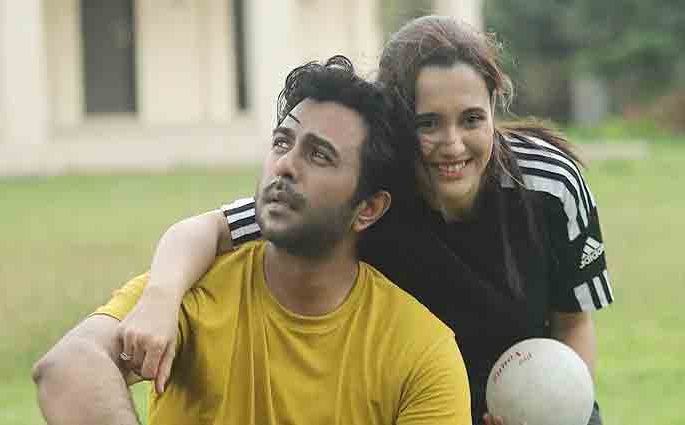 অপূর্ব যেখানে যান সেখানেই অঘটন