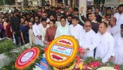 ফজিলাতুন নেছা মুজিবের সমাধিতে স্বেচ্ছাসেবক লীগের শ্রদ্ধা