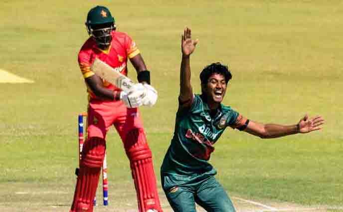 পঞ্চাশের আগে ছয় উইকেট শেষ জিম্বাবুয়ের