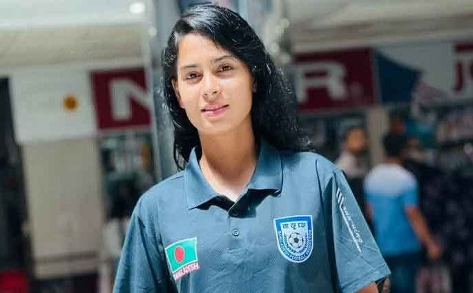 বাফুফে থেকে আইফোন পেলেন সানজিদা