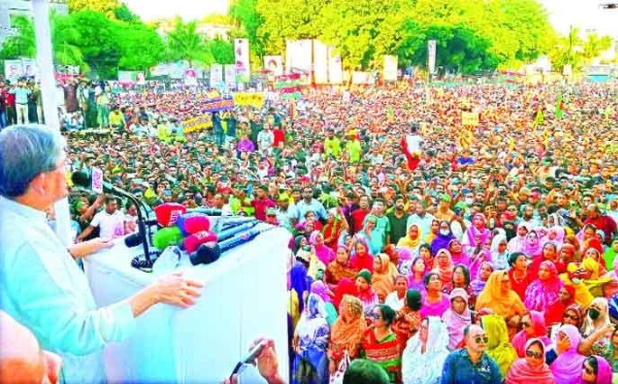 সর্বভুক সরকার দেশ শেষ করার পাঁয়তারা করছে