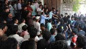 চট্টগ্রামে যুবলীগের সভায় হাতাহাতি