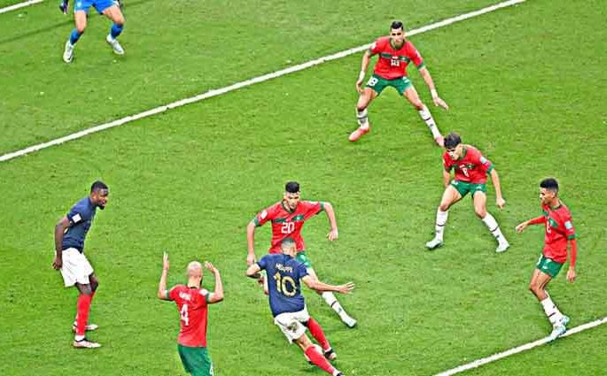 এমবাপ্পের জাদু