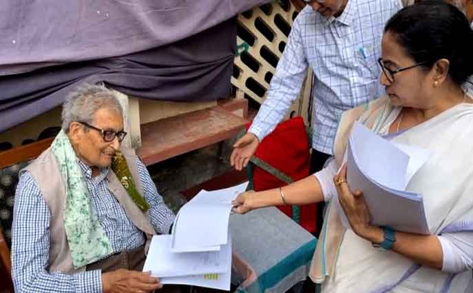 জমি বিতর্কে অমর্ত্য সেনের পাশে দাঁড়ালেন মমতা