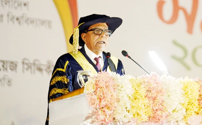 সরকারি চাকরিজীবীরা গাড়ি-বাড়ির চিন্তায় বিভোর: রাষ্ট্রপতি