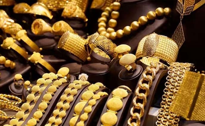 চার দফায় ১৩ হাজার বেড়ে সোনার দাম কমলো ২ হাজার