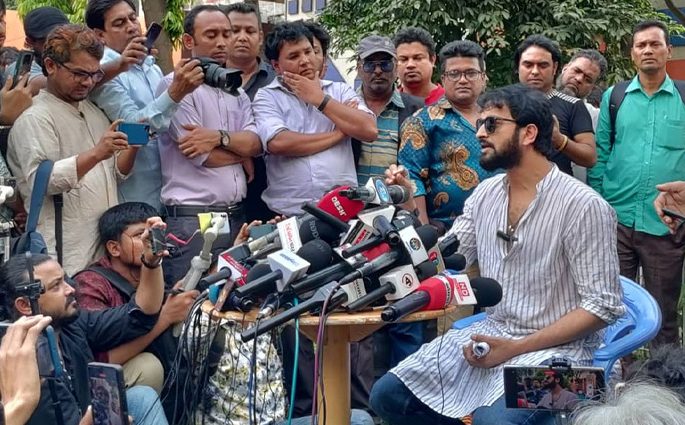 জায়েদ খানের সদস্যপদ স্থগিত