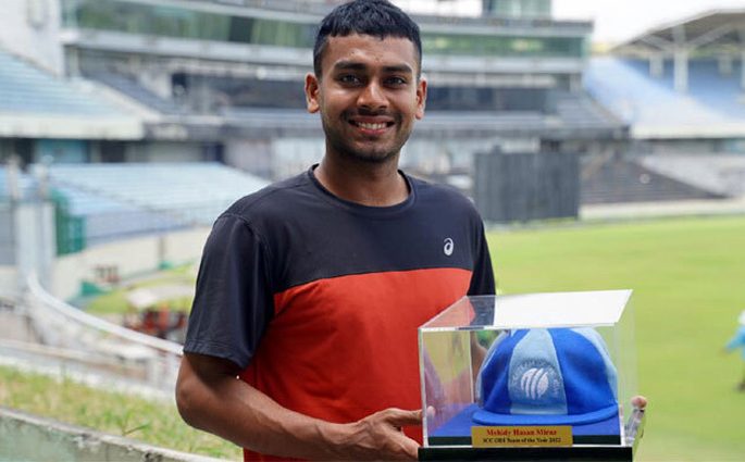 আইসিসির ‘স্বীকৃতি’র স্মারক হাতে পেলেন মিরাজ