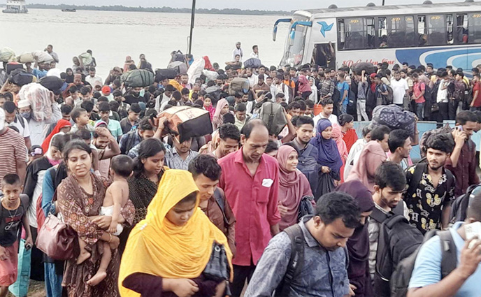 ঈদের দিন ঢাকা ছেড়েছেন ২৪ লাখ সিম ব্যবহারকারী