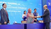 ‘ফিনটেক পাইওনিয়ার’ সম্মাননা পেলো বিকাশ