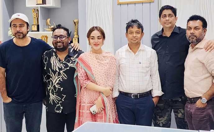 ডিবি কার্যালয়ে ‘সুড়ঙ্গ’ টিম, যা বললেন হারুন