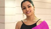 সেরা অভিনেত্রীর পুরস্কার পেলেন রুনা