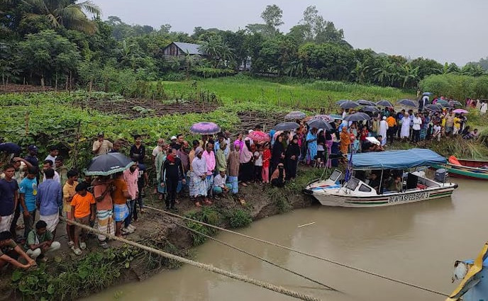 মুন্সীগঞ্জ ডুবে যাওয়া ট্রলার উদ্ধার হয়নি: এখনো নিখোঁজ ৫