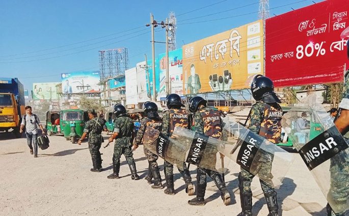 যান চলাচল নির্বিঘ্ন রাখতে মাঠে ৬৬ হাজার আনসার-ভিডিপি
