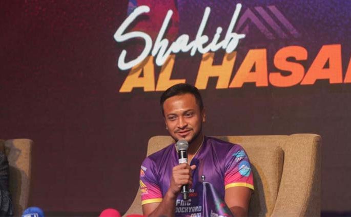 দুই দিনের সফরে দুবাই গেলেন সাকিব