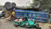 টাঙ্গাইলে বাস-ট্রাক ও সিএনজির ত্রিমুখি সংঘর্ষে নিহত ২, আহত ৪