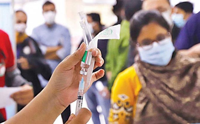 দেশে ফের বাড়ছে করোনা সংক্রমণ, টিকা দিতে নির্দেশনা