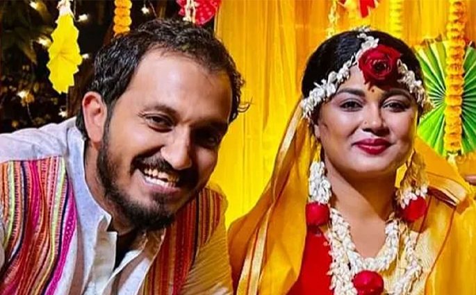 কাকে বিয়ে করছেন মৌসুমী হামিদ