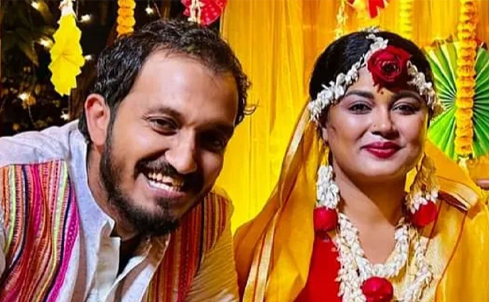 কাকে বিয়ে করছেন মৌসুমী হামিদ